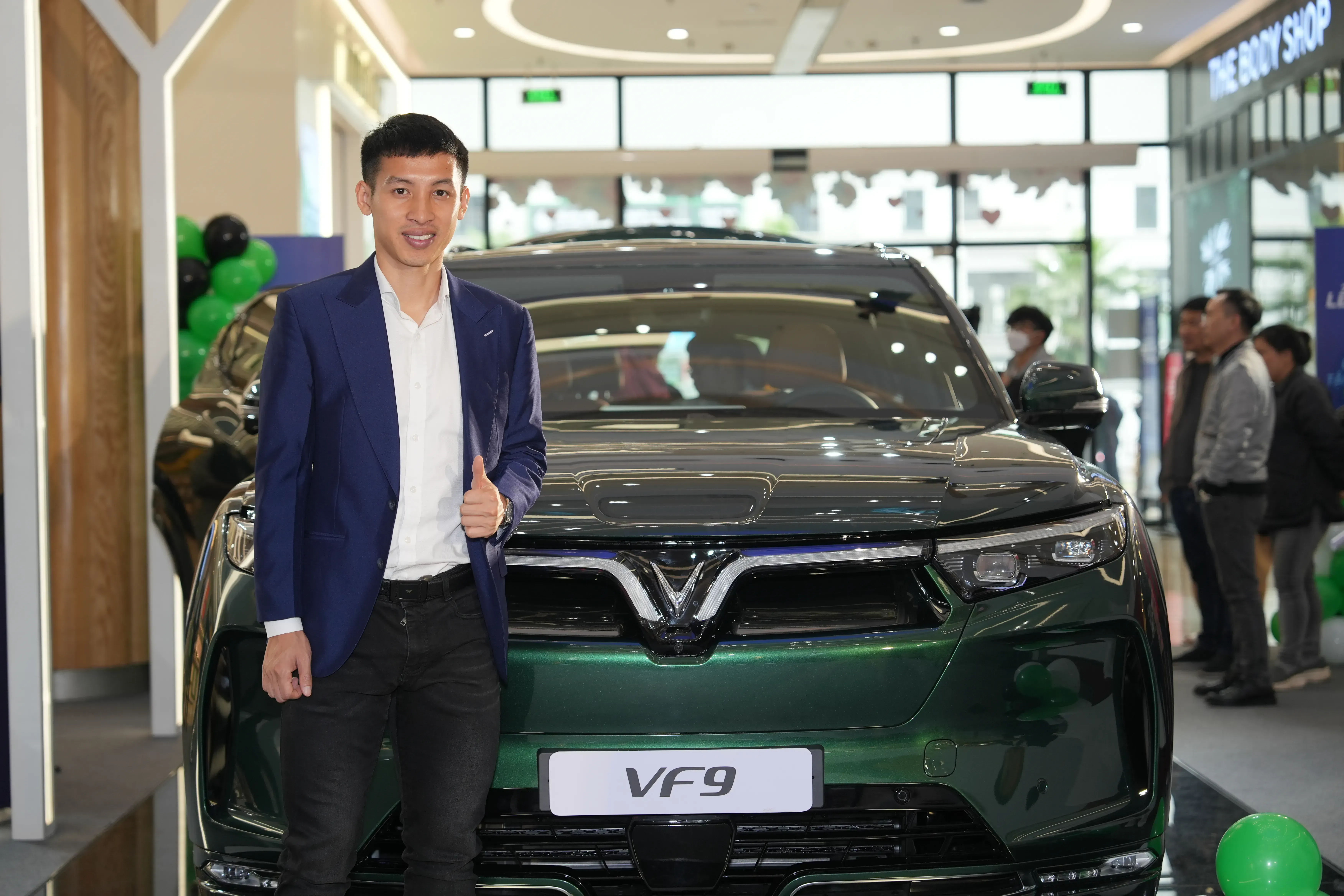 VinFast bàn giao xe VF 9 cho khách hàng