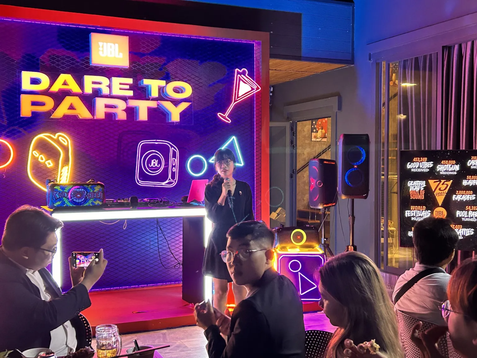 208311 loa jbl partybox 1