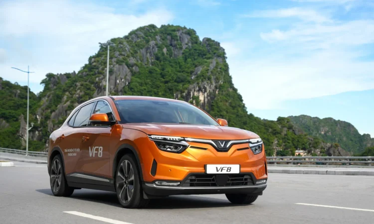 VinFast chốt thời điểm nhận xe điện VF e34 và VF 8