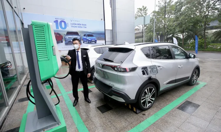 VinFast giới thiệu chính sách mua bán xe ô tô điện đã qua sử dụng