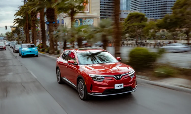 Chủ xe VinFast VF 8 tại California có thể nhận ưu đãi thuế tới 7.500 USD