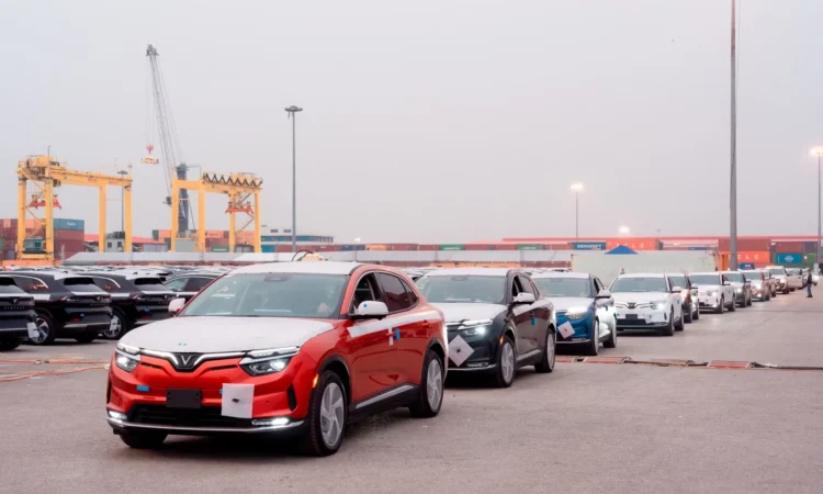 VinFast xuất khẩu gần 1.900 xe VF 8 tới Bắc Mỹ