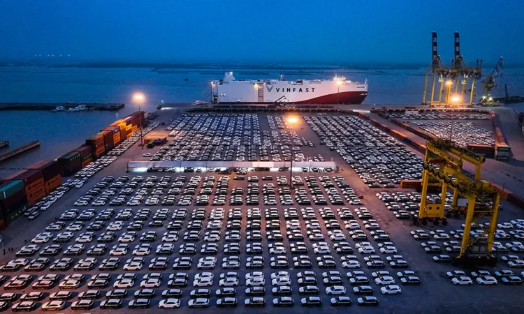 VinFast bàn giao gần 3.800 ô tô điện trong tháng 4