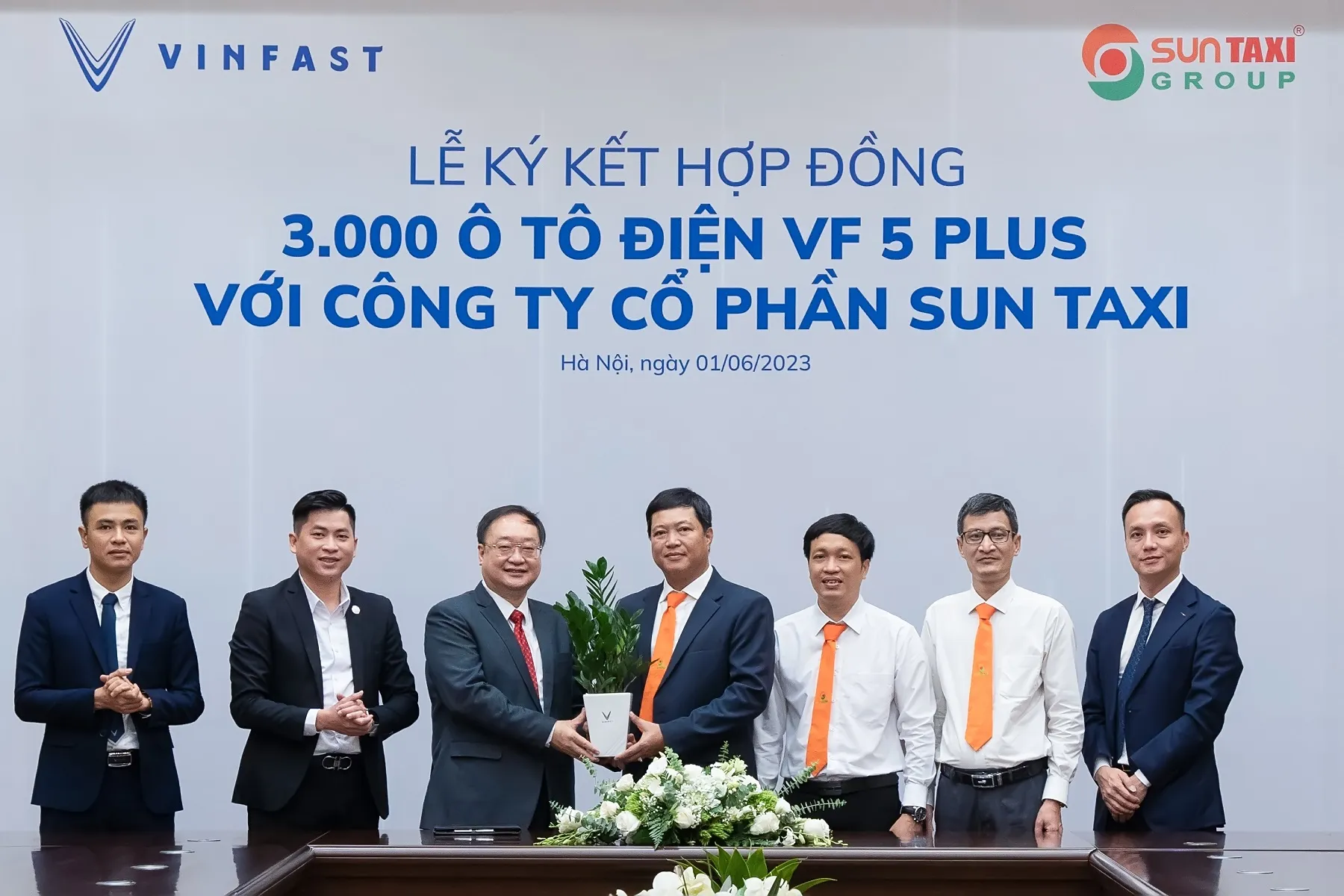 sun taxi mua vinfast vf 5 plus tep cong nghe