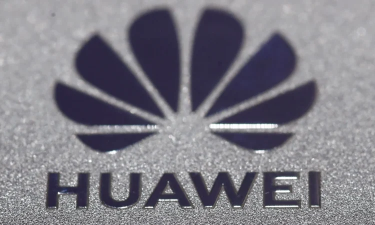 Trung Quốc chỉ trích châu Âu vì cấm Huawei, ZTE