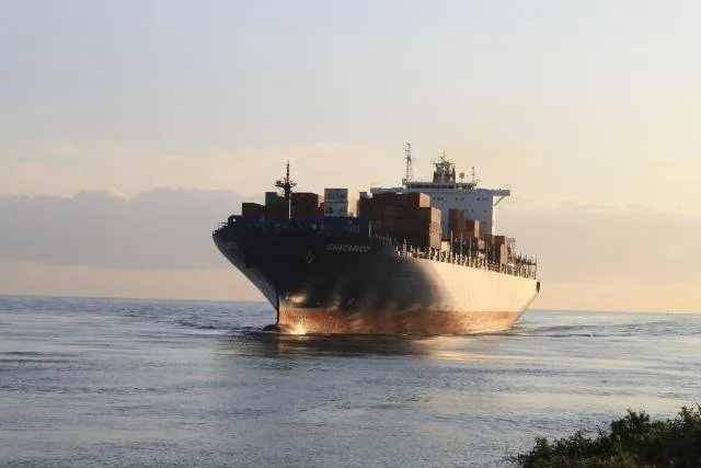 sea coast ocean dock ship tanker 977977
