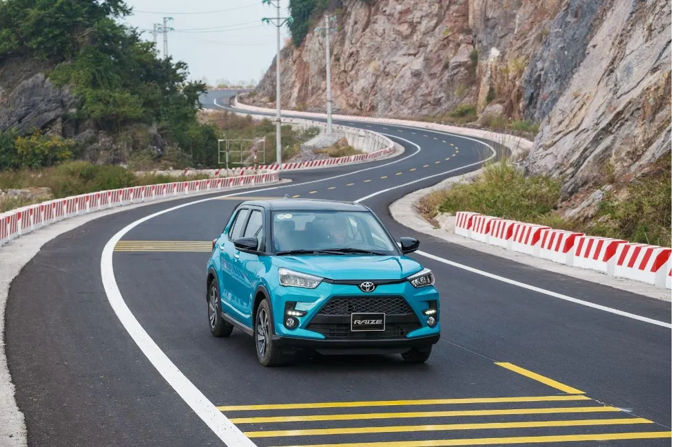 Ba lựa chọn xe Toyota gầm cao cho người Việt