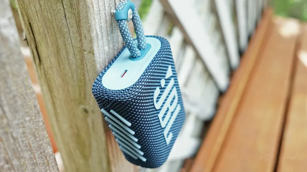 tren tay jbl go 3 3