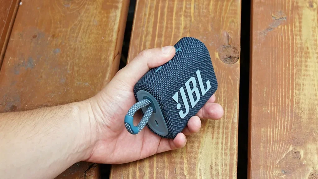 tren tay jbl go 3 6