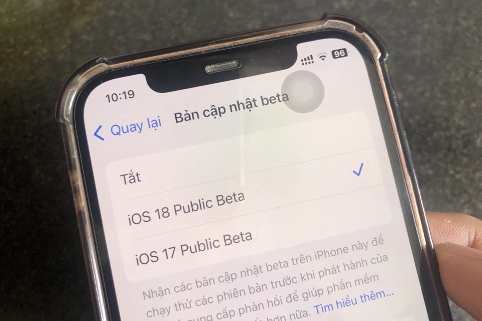 mo ung dung tu man hinh khoa ios 18 1