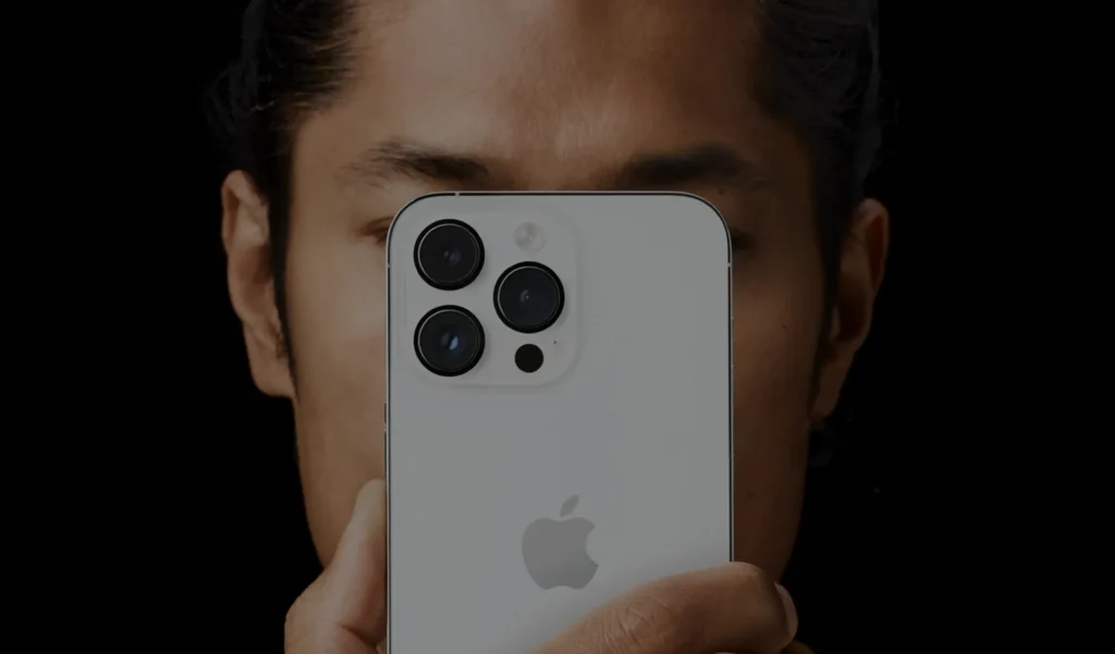 nhan vien apple bi sa thai vi chup len