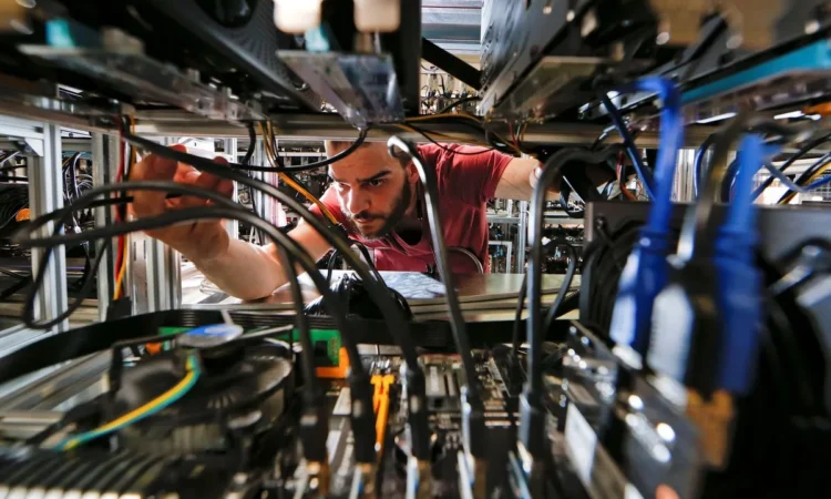 Thợ đào Bitcoin trước ngưỡng 'buông tay, tắt máy'