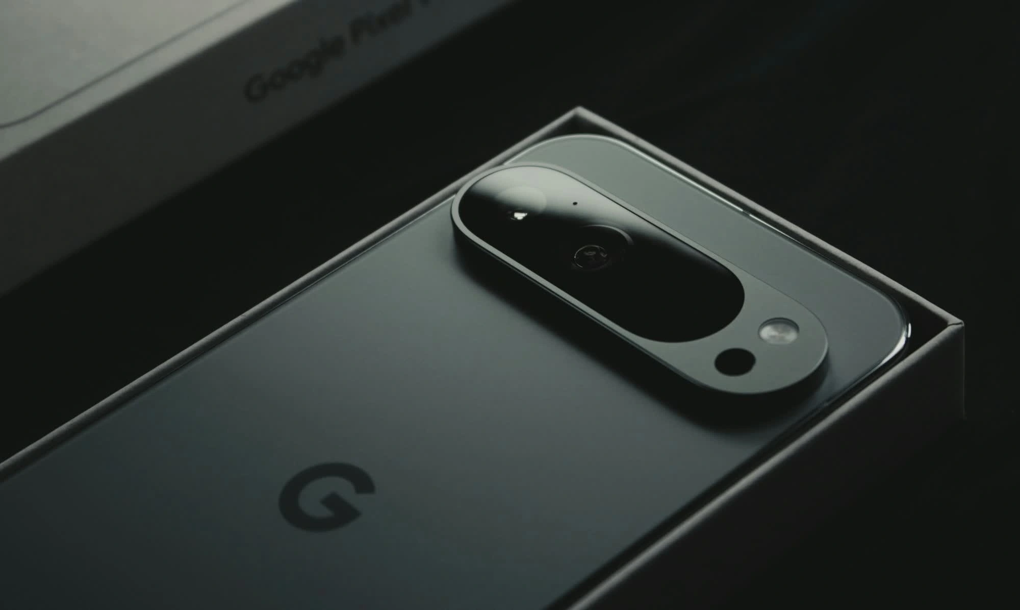 Google kiện cựu kỹ sư vì tiết lộ bí mật chip Pixel