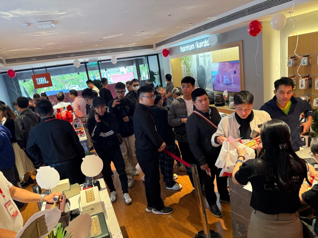 pgi store ha noi khai truong 7