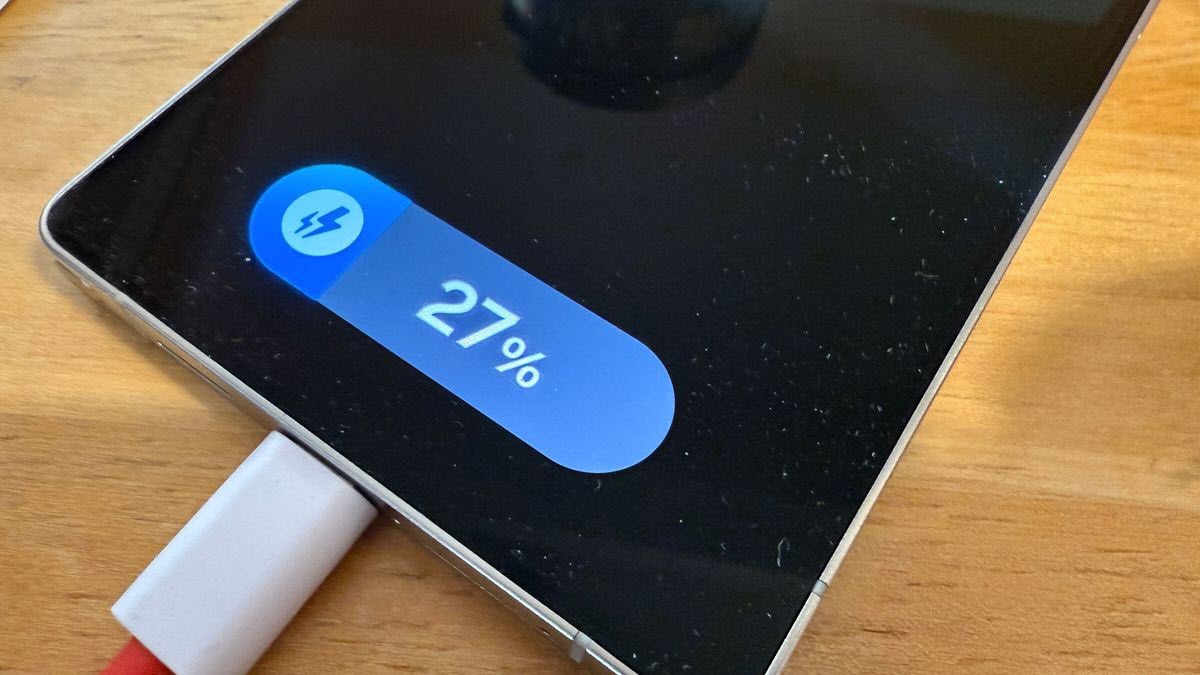 Galaxy S25+ và S25 Ultra lỗi sạc nhanh