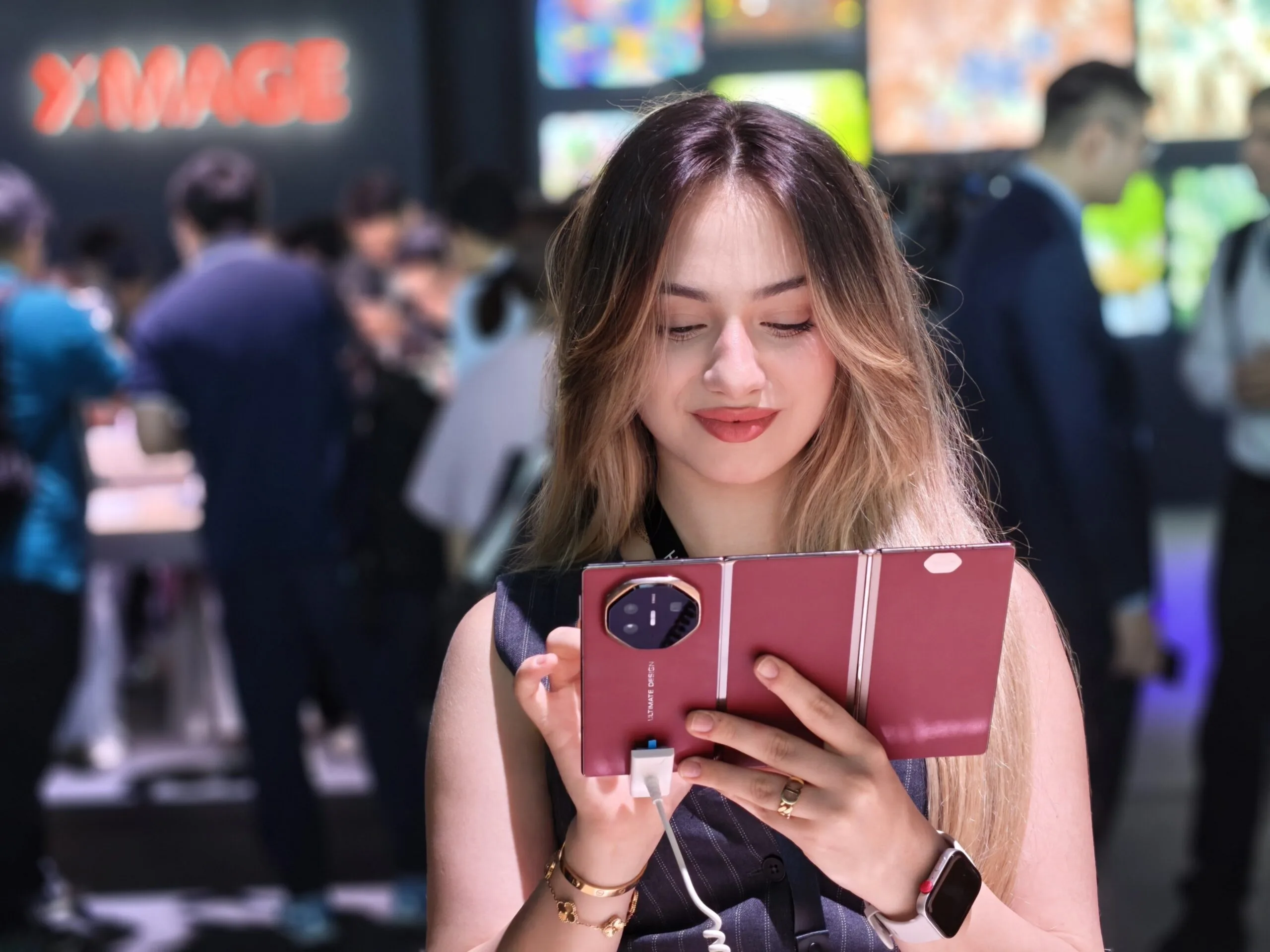 Huawei ra mắt Mate XT Ultimate Design và loạt đồ công nghệ mới