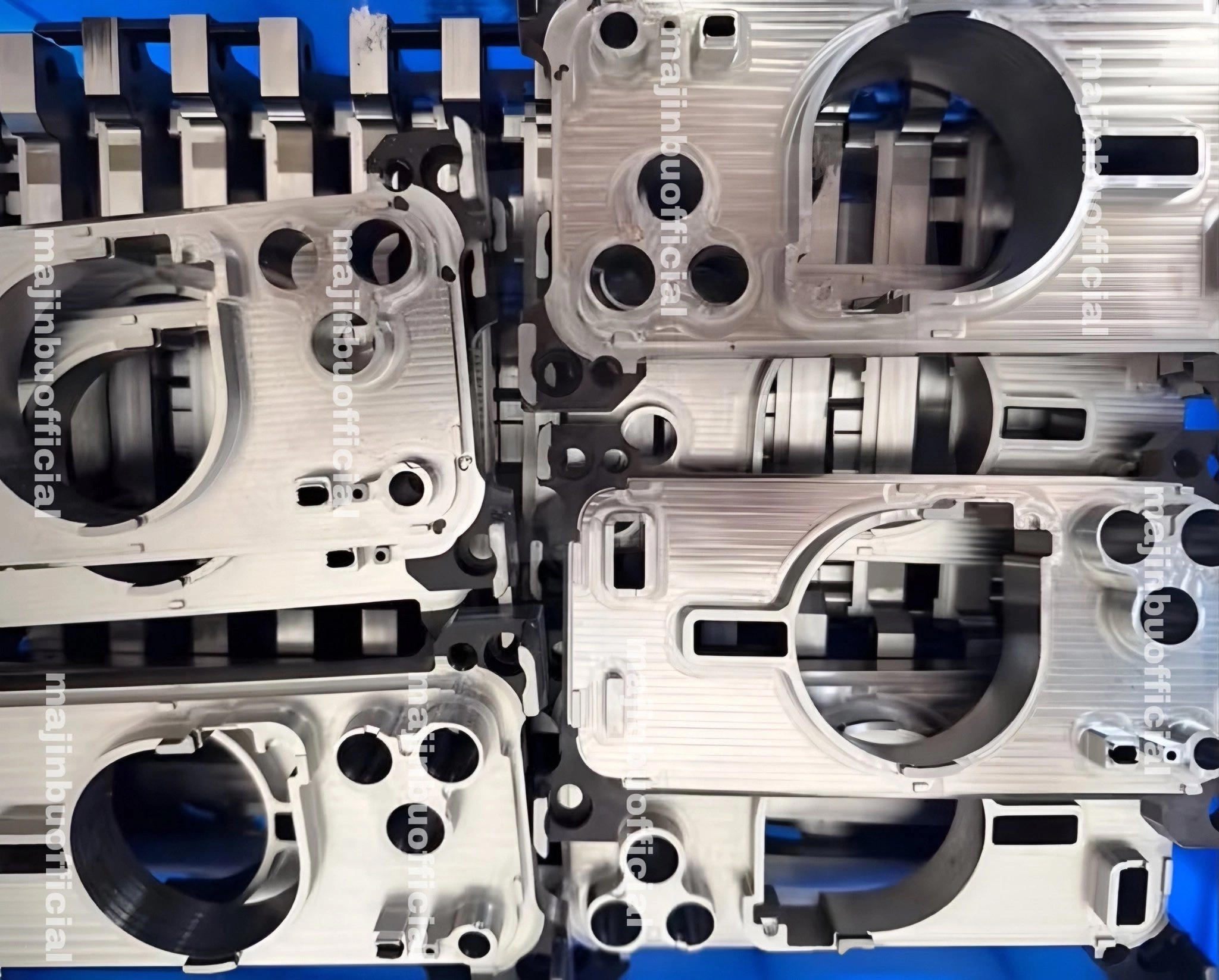 Rò rỉ khung sườn iPhone 17 Pro, hé lộ thay đổi thiết kế