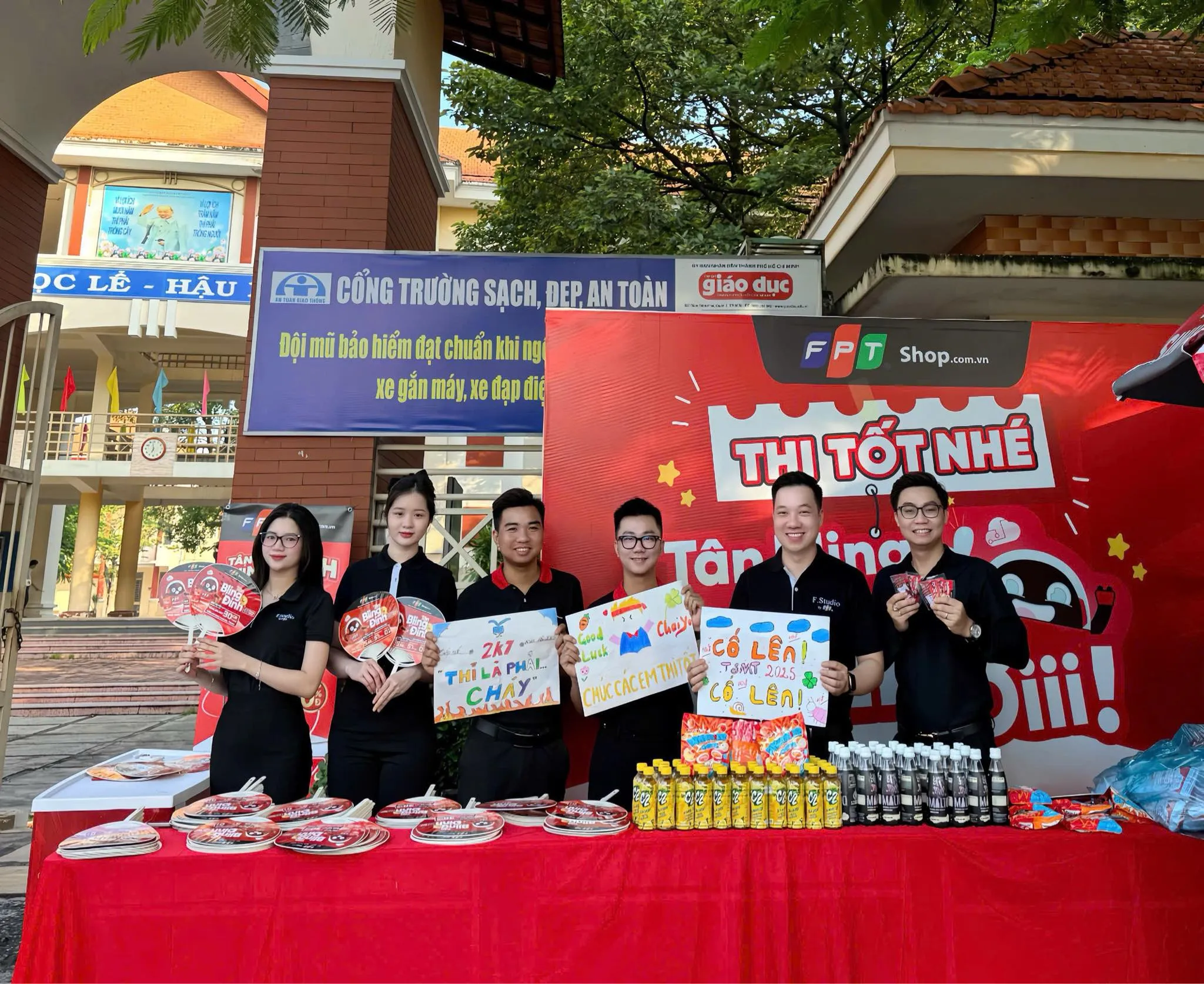 FPT Shop tiếp sức sĩ tử vượt vũ môn mùa thi tốt nghiệp THPT 2025