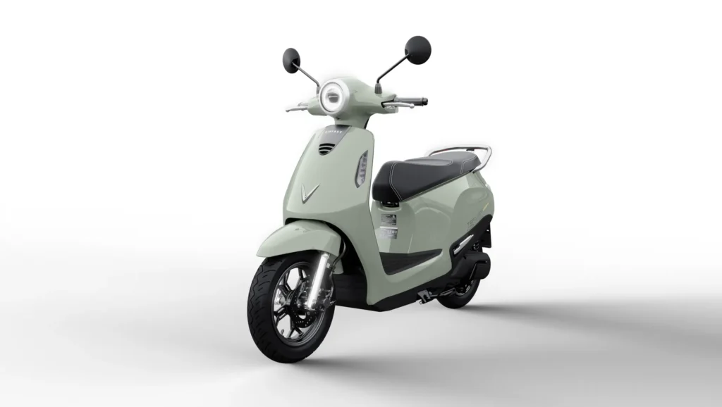 vinfast ra mat xe may dien evo grand 1