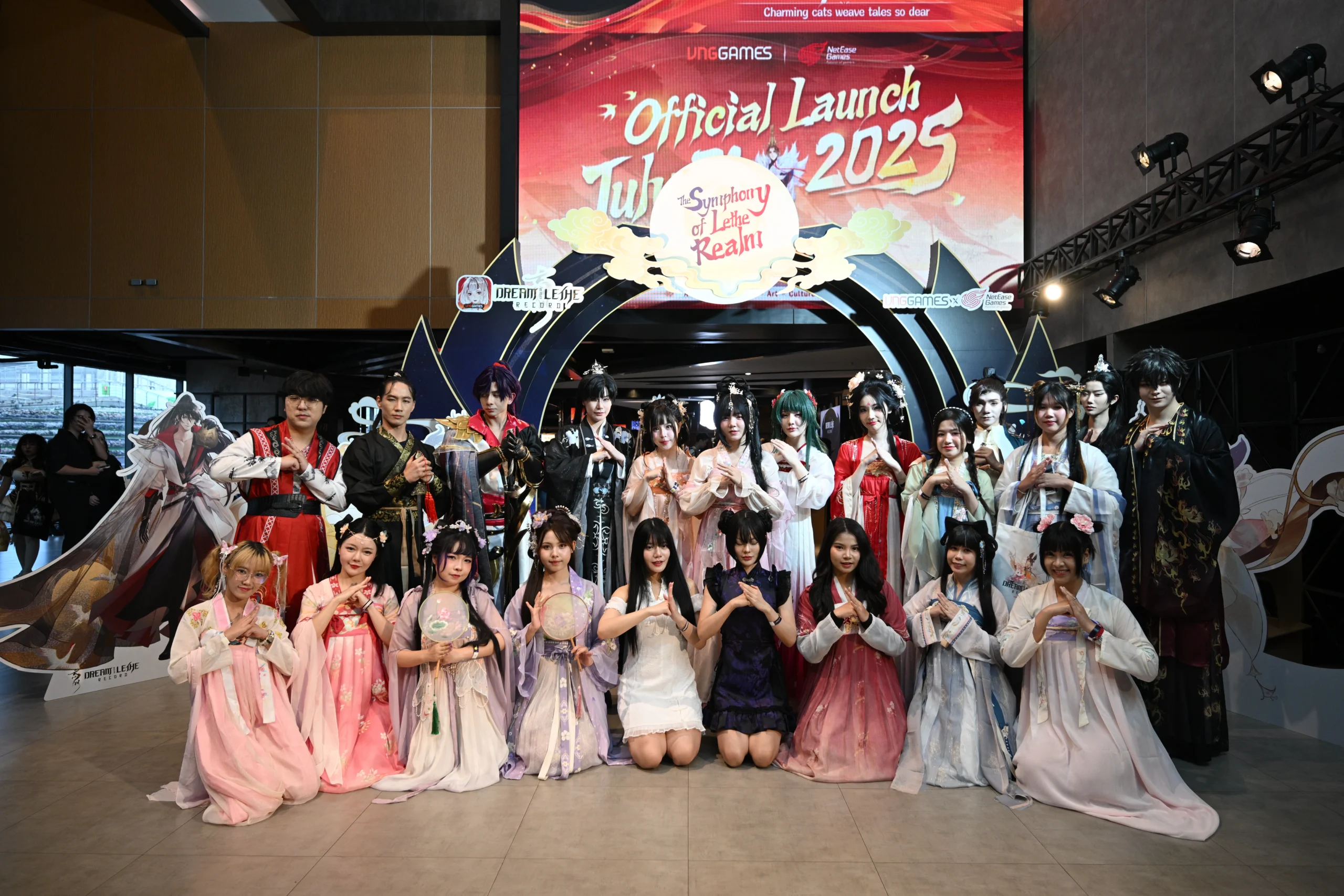 Vong Xuyên Phong Hoa Lục công bố sản phẩm với hành trình đa giác quan tạo ấn tượng độc đáo