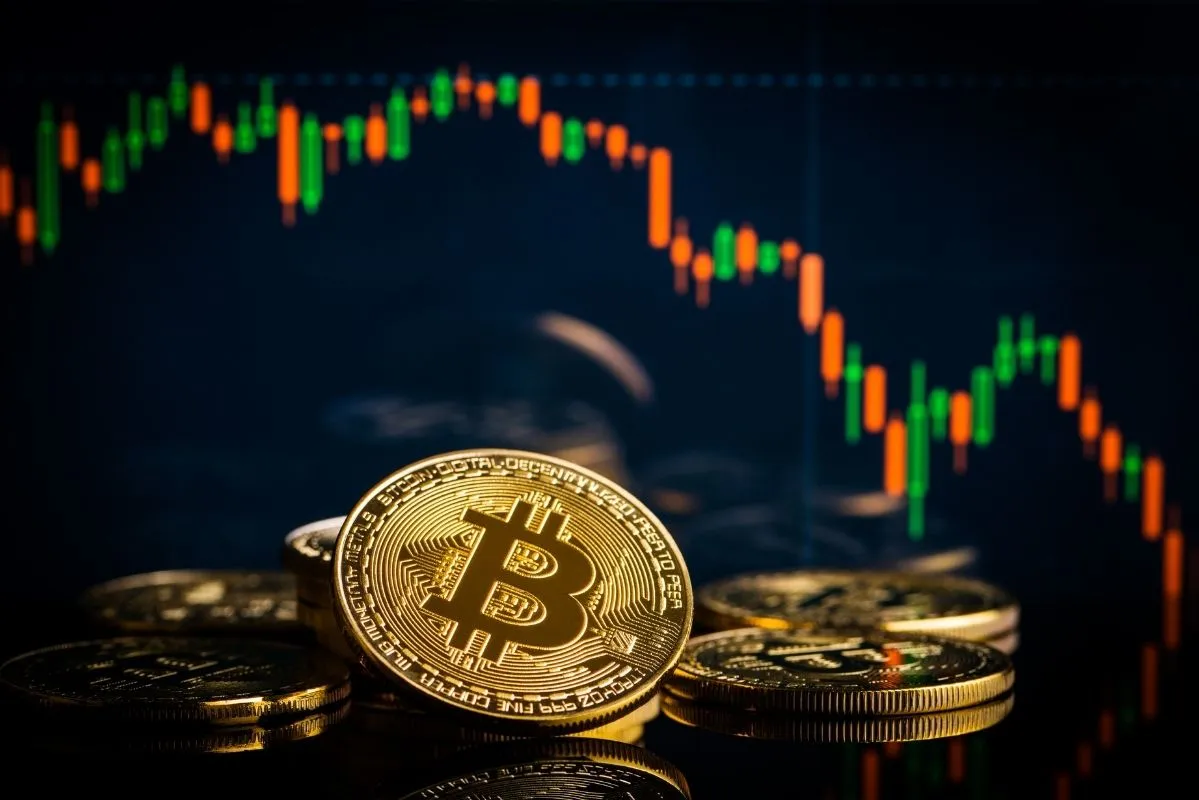 Giá Bitcoin hôm nay lao dốc về 80.000 USD, thổi bay hàng chục tỉ USD vốn hóa
