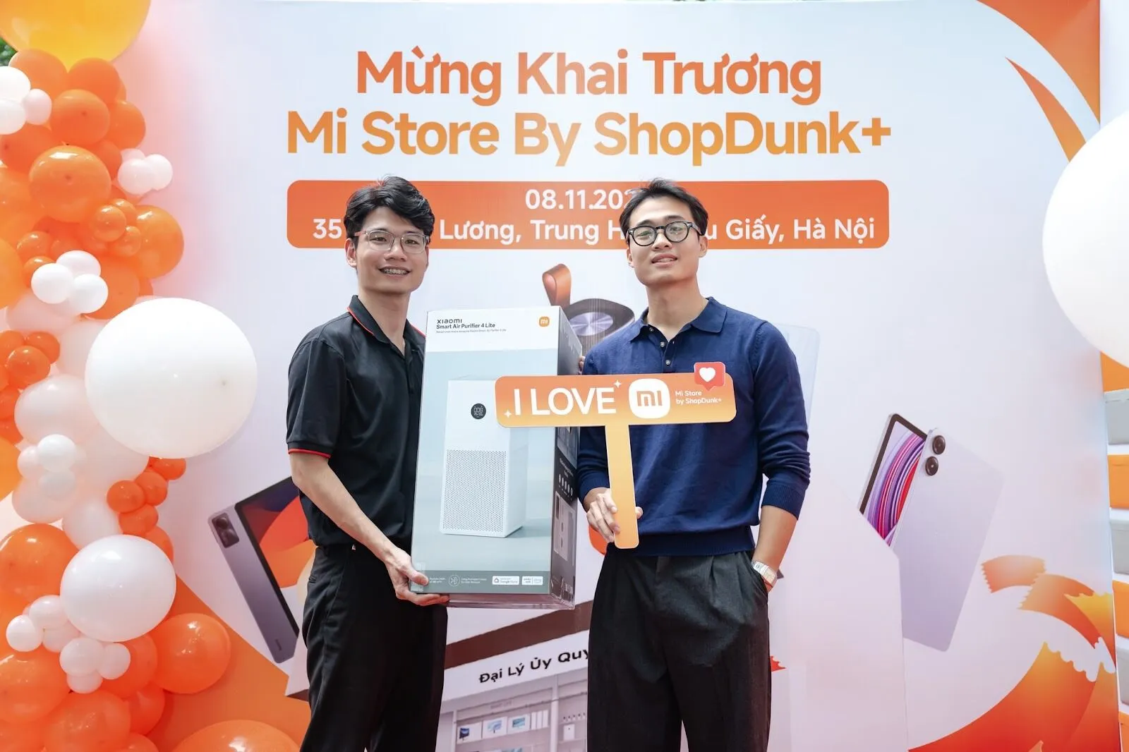 Mi Store by ShopDunk+ khai trương cửa hàng trưng bày trải nghiệm Xiaomi chính hãng tại Hà Nội