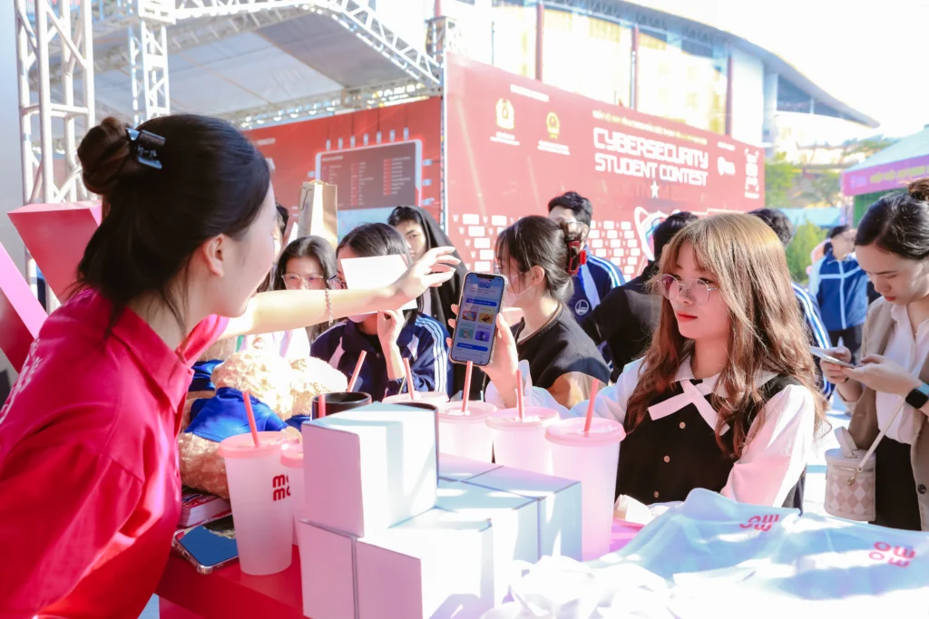 momo nang cao nhan thuc an ninh mang sinh vien 2