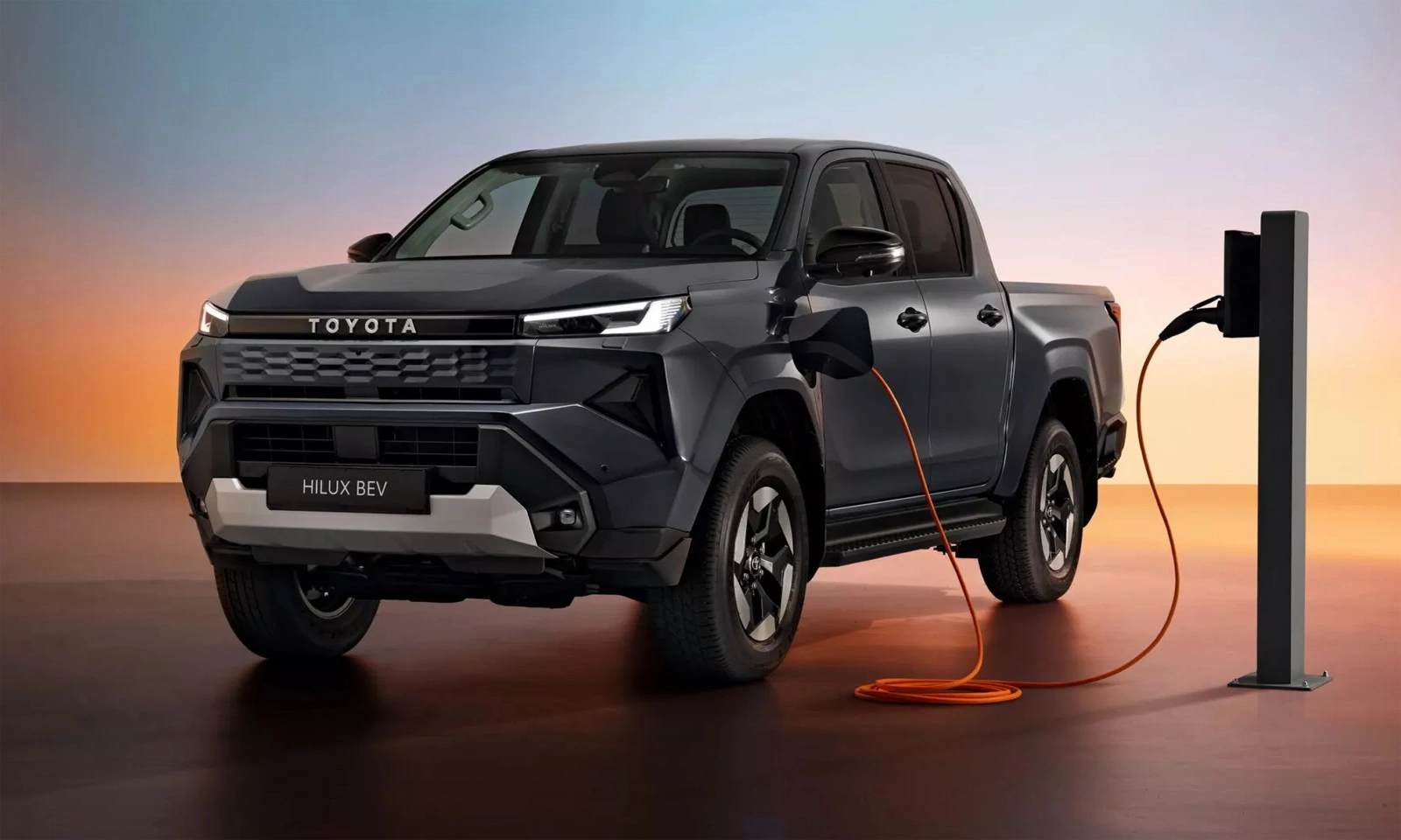 Toyota Hilux thế hệ mới ra mắt, lần đầu có bản chạy điện