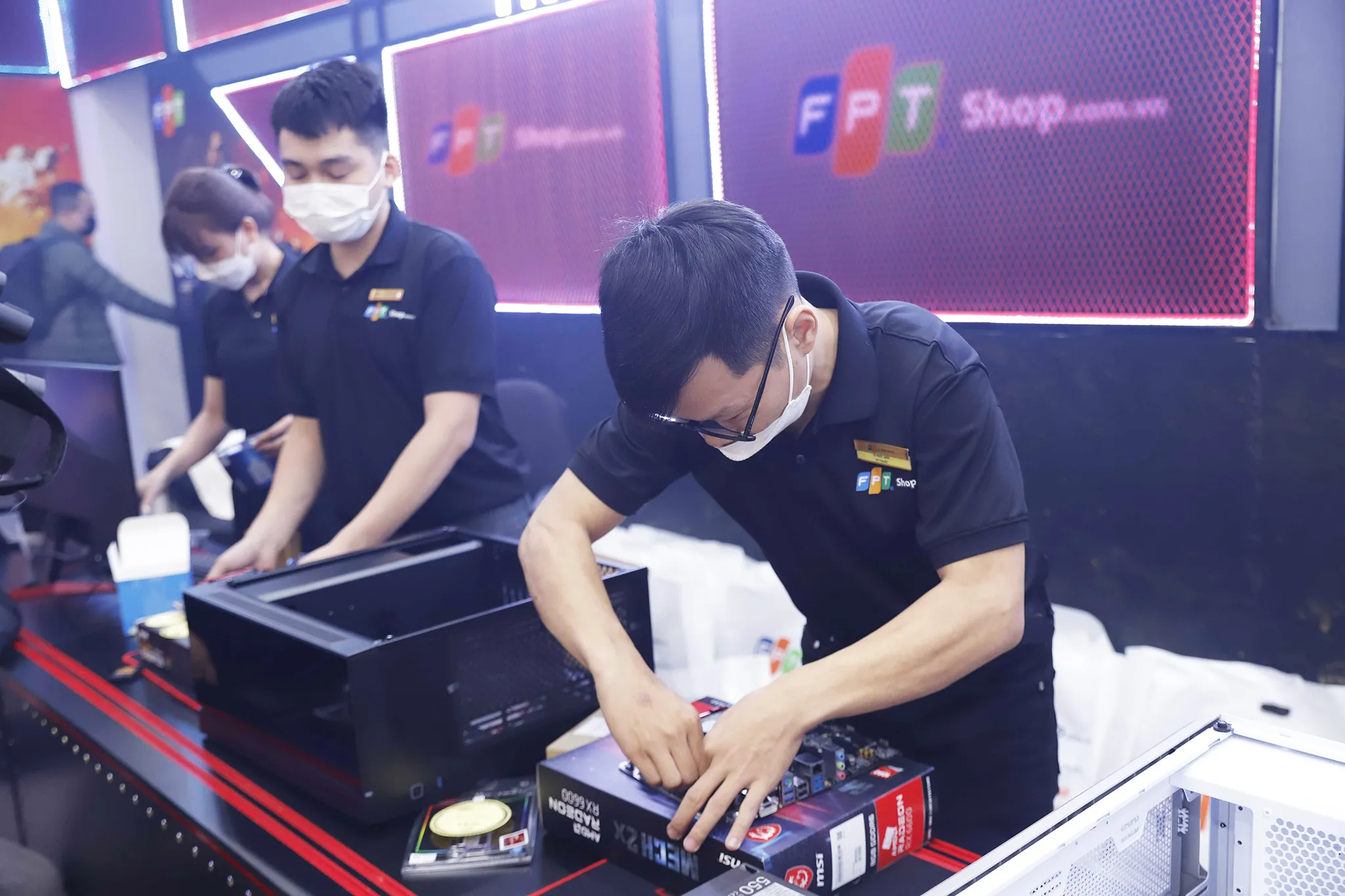 FPT Shop đầu tư hệ thống lắp ráp PC E-Power, đạt chuẩn quản lý chất lượng ISO 9001:2015