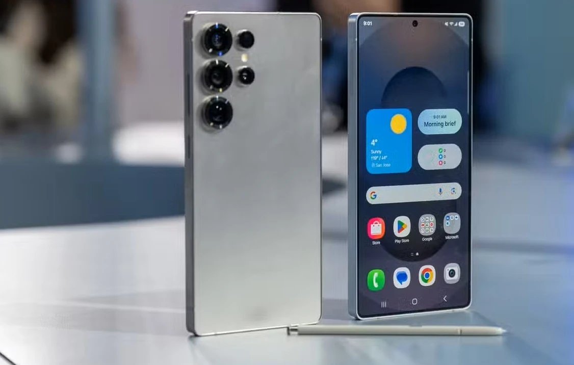 Người đầu tiên 'trên tay' Galaxy S26 Ultra dù chưa ra mắt