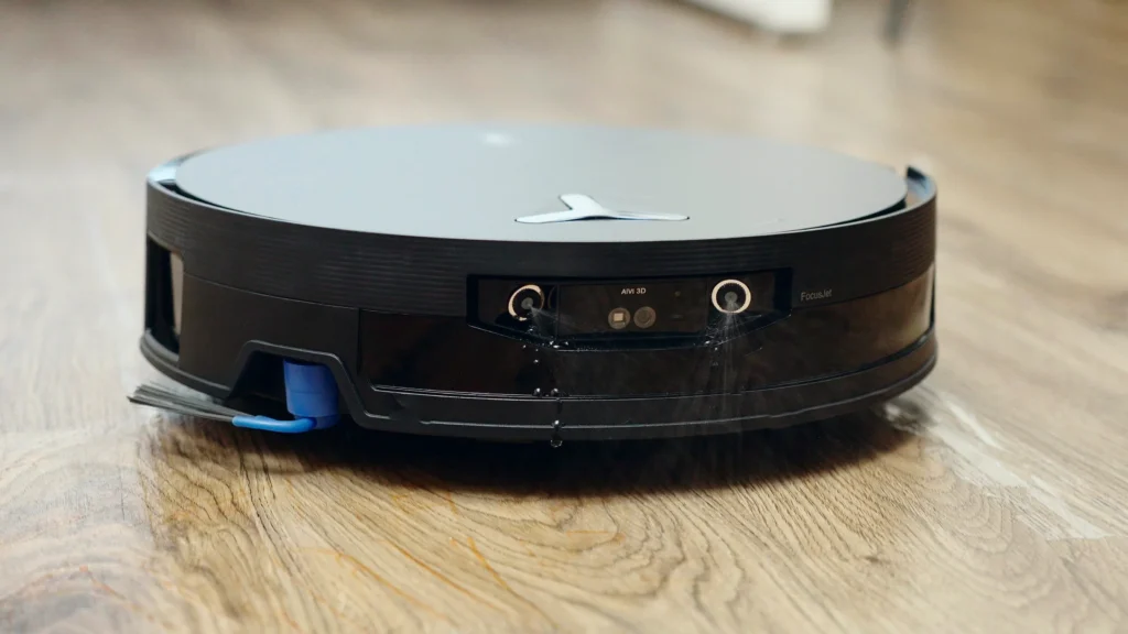 ecovacs deebot x12 omnicyclone robot hut bui 4