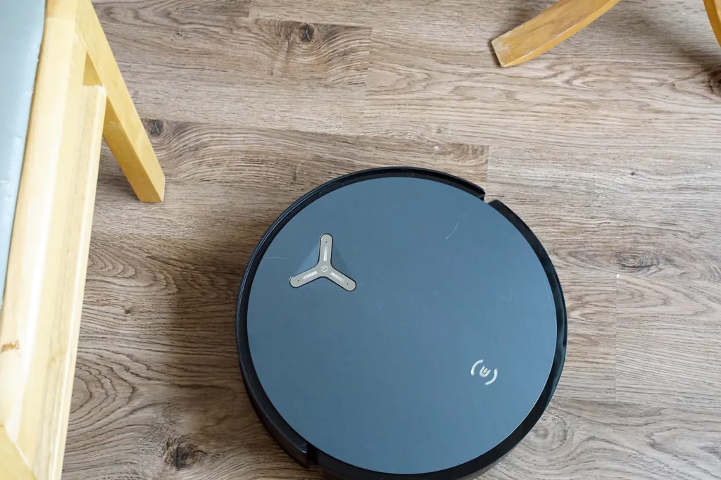 ecovacs deebot x12 omnicyclone robot hut bui 5