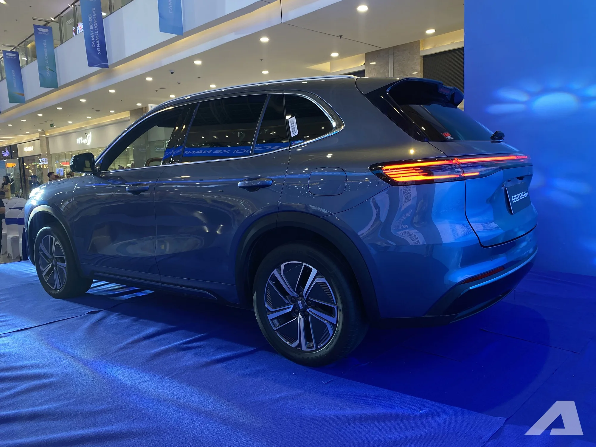 Geely EX5 EM-i với trang bị mới