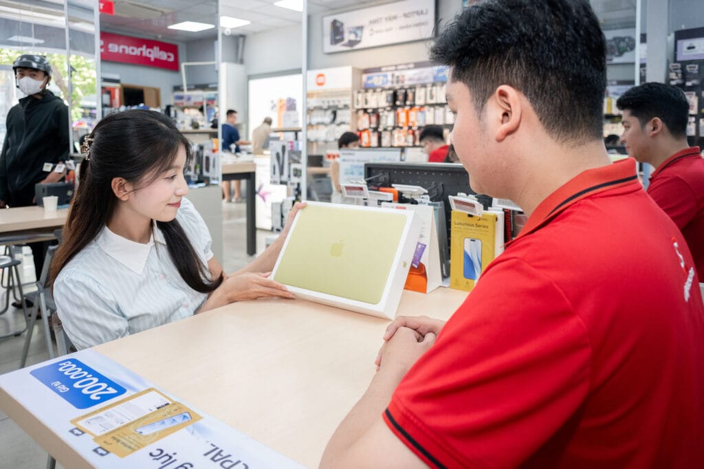 cellphones mo ban macbook neo chinh hang 2