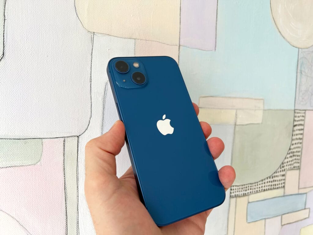 co nen mua iphone cu nam 2026 2