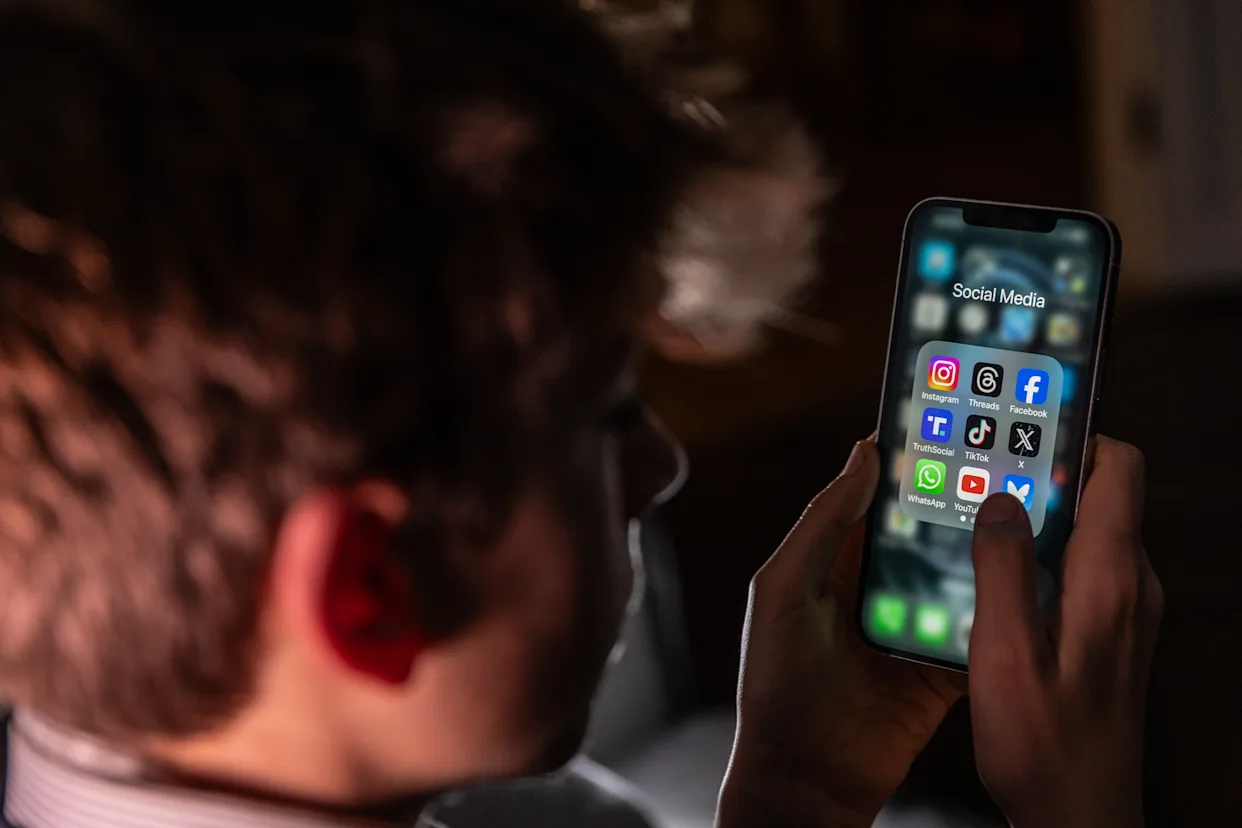 Hy Lạp cấm trẻ dưới 15 tuổi dùng mạng xã hội từ năm 2027