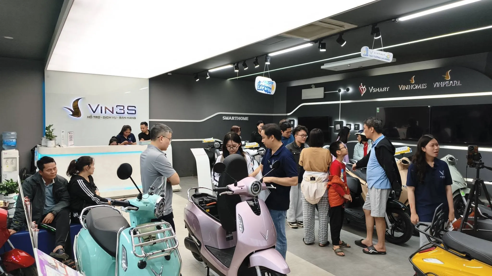 Xe máy điện VinFast lập kỷ lục doanh số