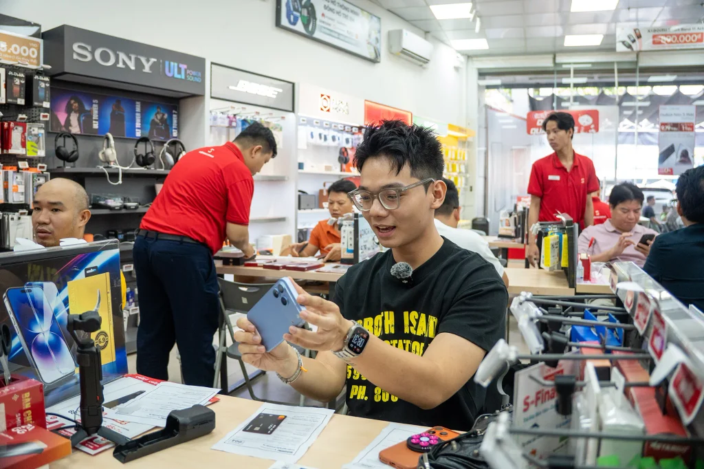 cellphones giao iphone 18 pro va 18 pro max 2
