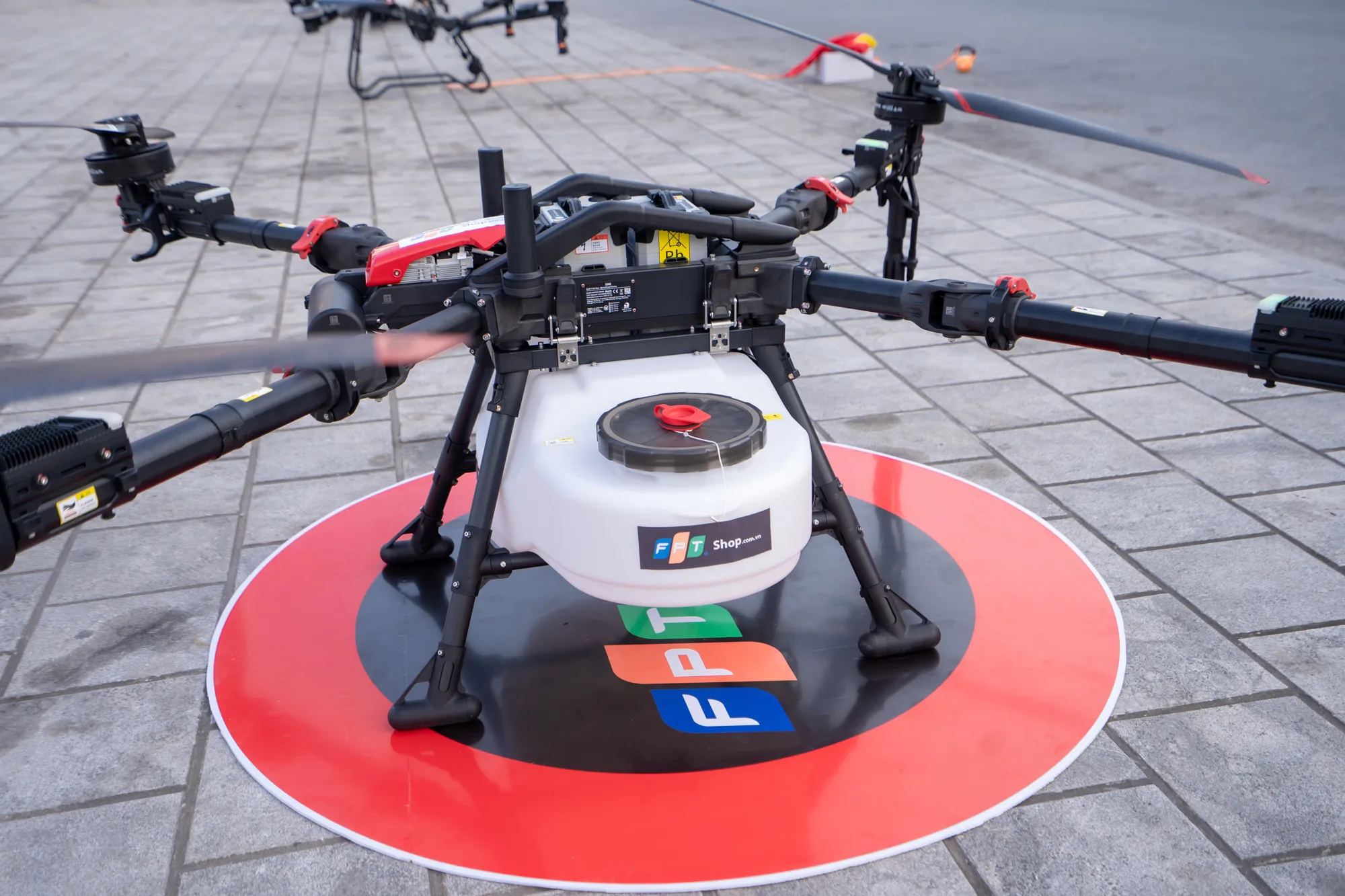 FPT Shop hợp tác triển khai giải pháp UAV, mở rộng ứng dụng công nghệ trong nông nghiệp